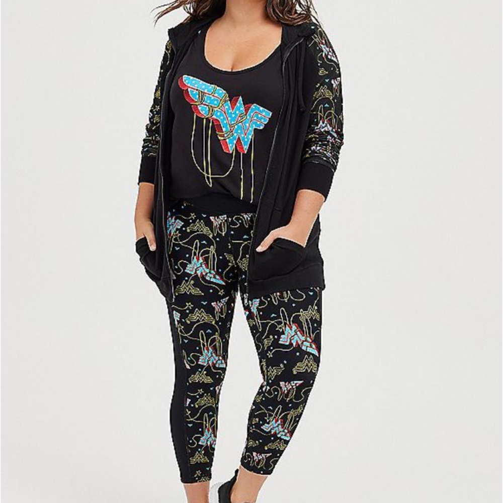 Torrid DC comic wonder women80th anniversary print